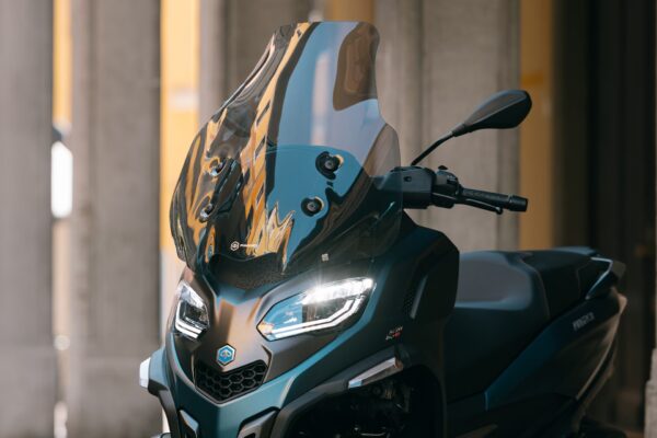 Piaggio MP3 Exclusive-3