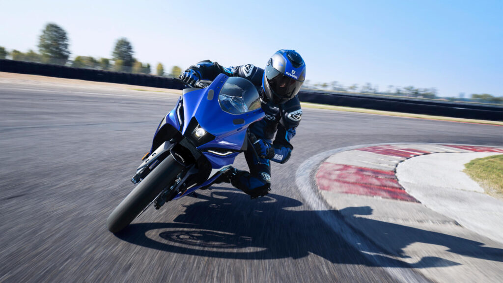 moto sportive nella concessionaria e nel sito clinica della moto