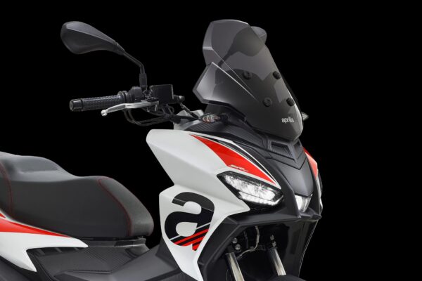 scooter Aprilia SR GT Sport-1